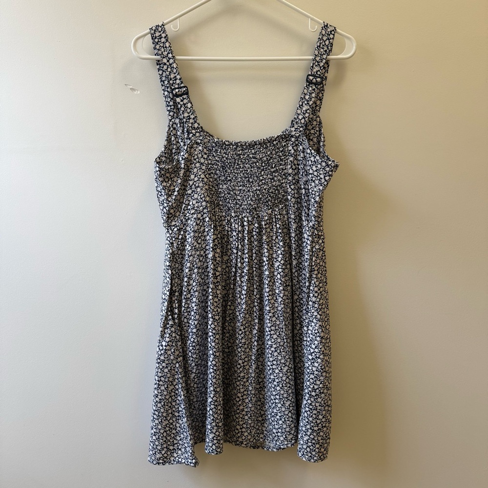 Old Navy Navy and White Floral Mini Dress - Picture 4 of 7